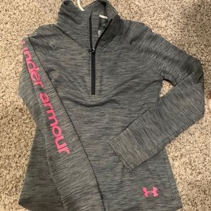 Under Armour field had zip size girls small excel condition